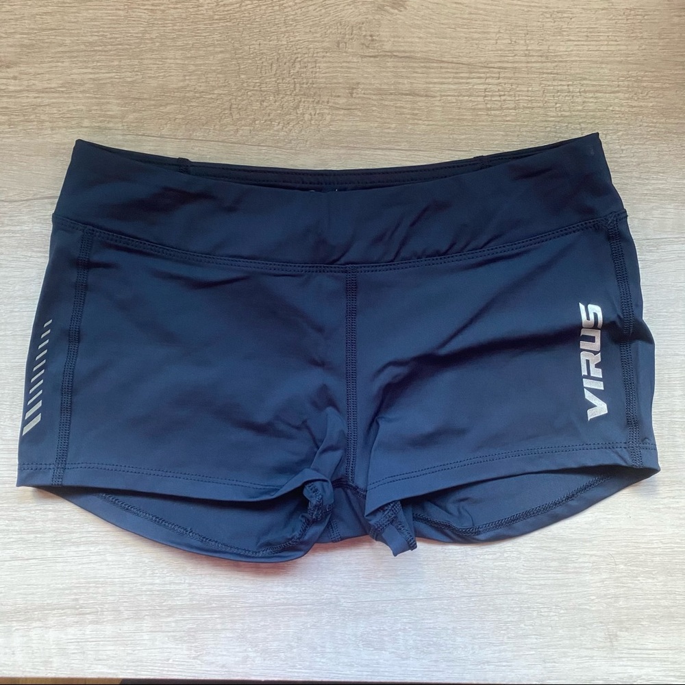 Virus Intl Short